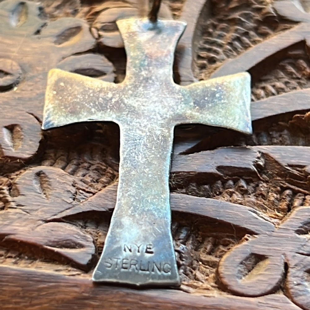 Sterling Silver Cross Necklace & Chain - Picture 6 of 7